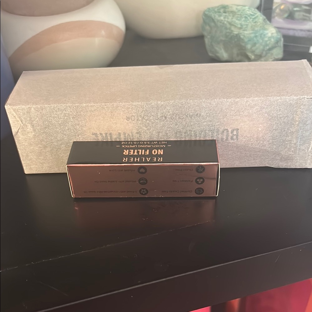 RealHer Bundle Building My Empire Applicator and No Filter Lipstick in Deep Nude - Picture 3 of 6